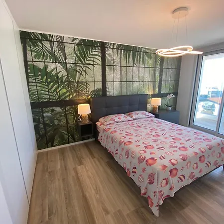 Апартаменты Penthouse Golden Lux Линьяно-Саббьядоро