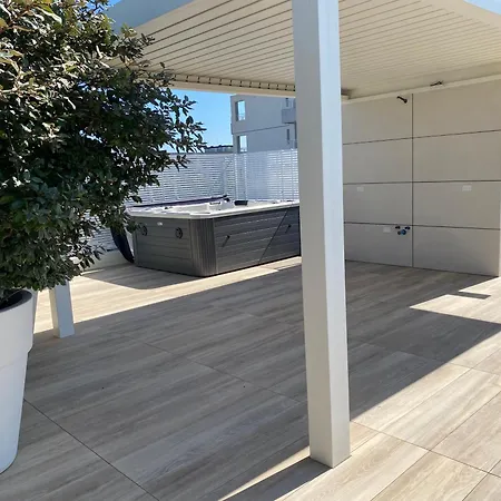 Penthouse Golden Lux