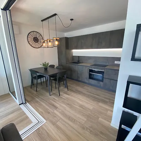 Penthouse Golden Lux 公寓 利尼亚诺萨比亚多罗